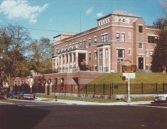 419 Adelphi corner 1.75:300